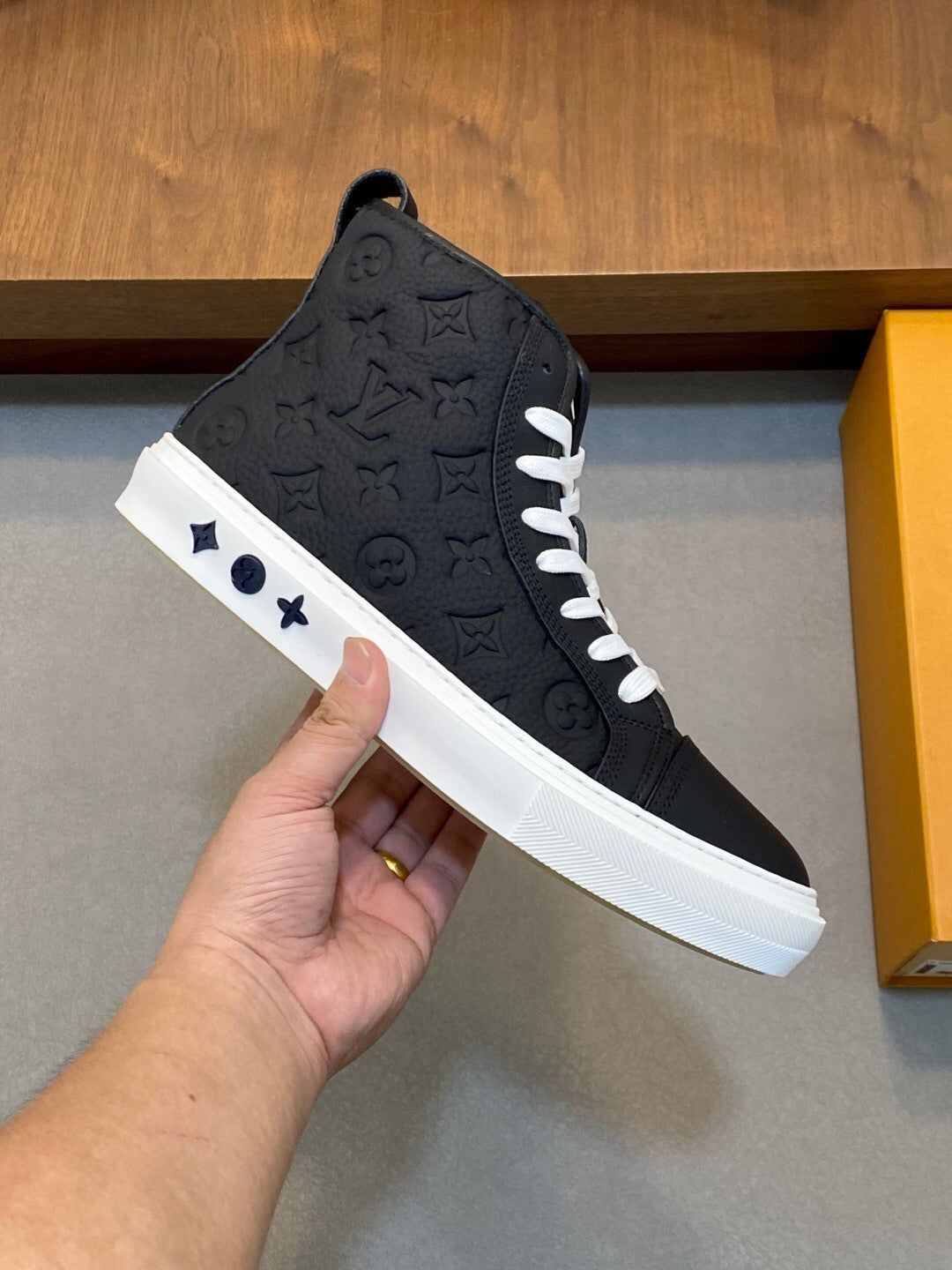 Louis Vuitton Sneakers