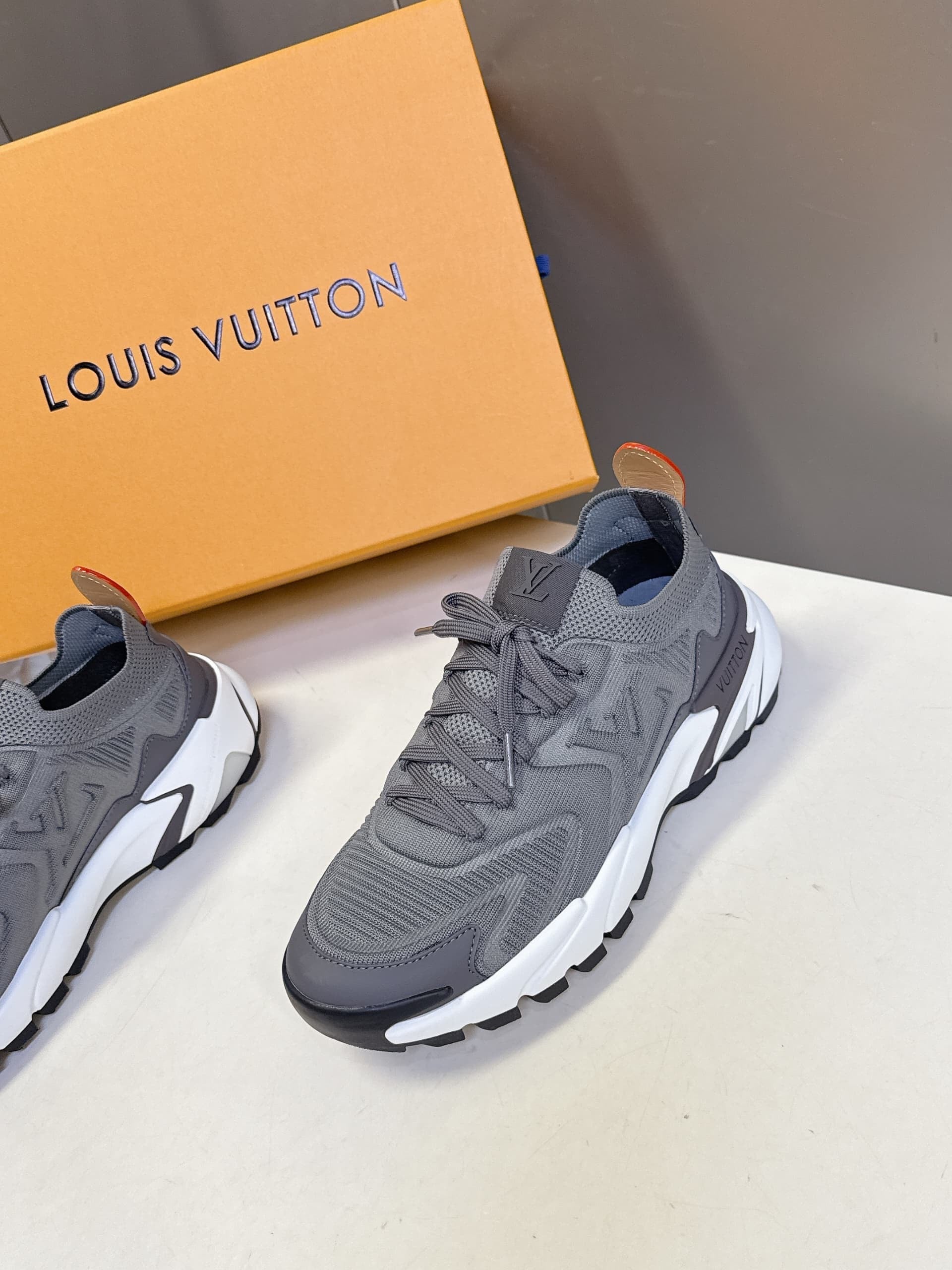 Louis Vuitton Tatic