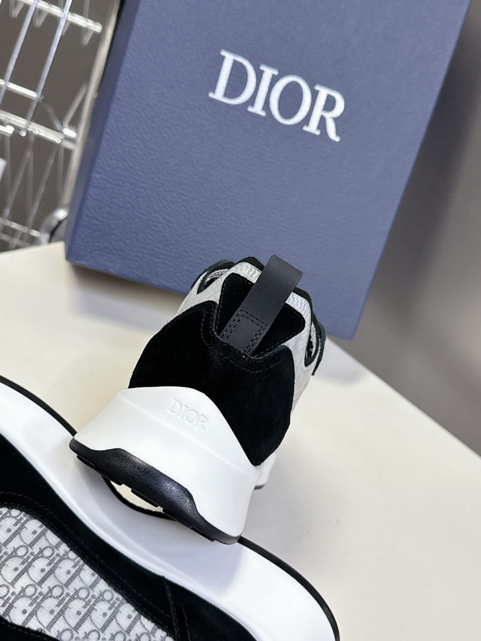 Christian Dior B25