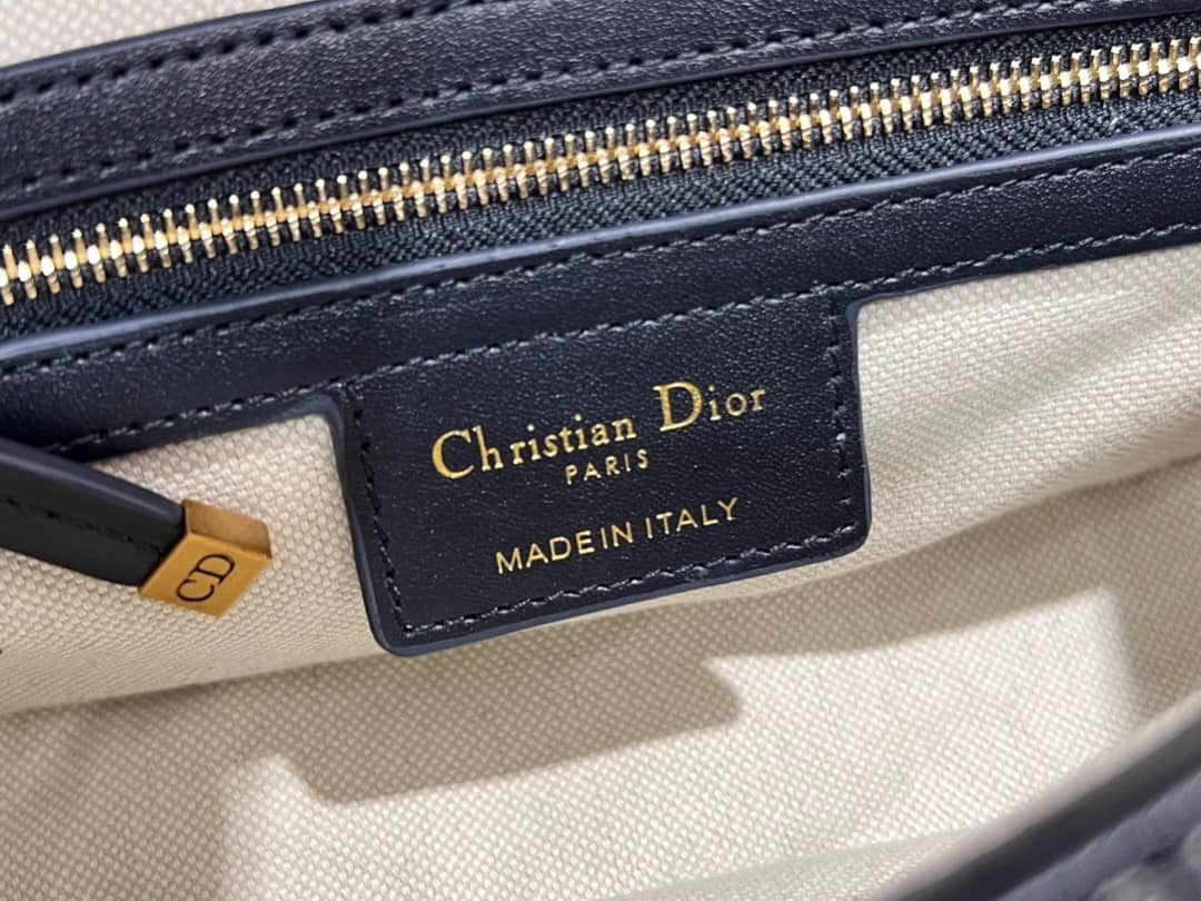 Christian Dior StreetChic