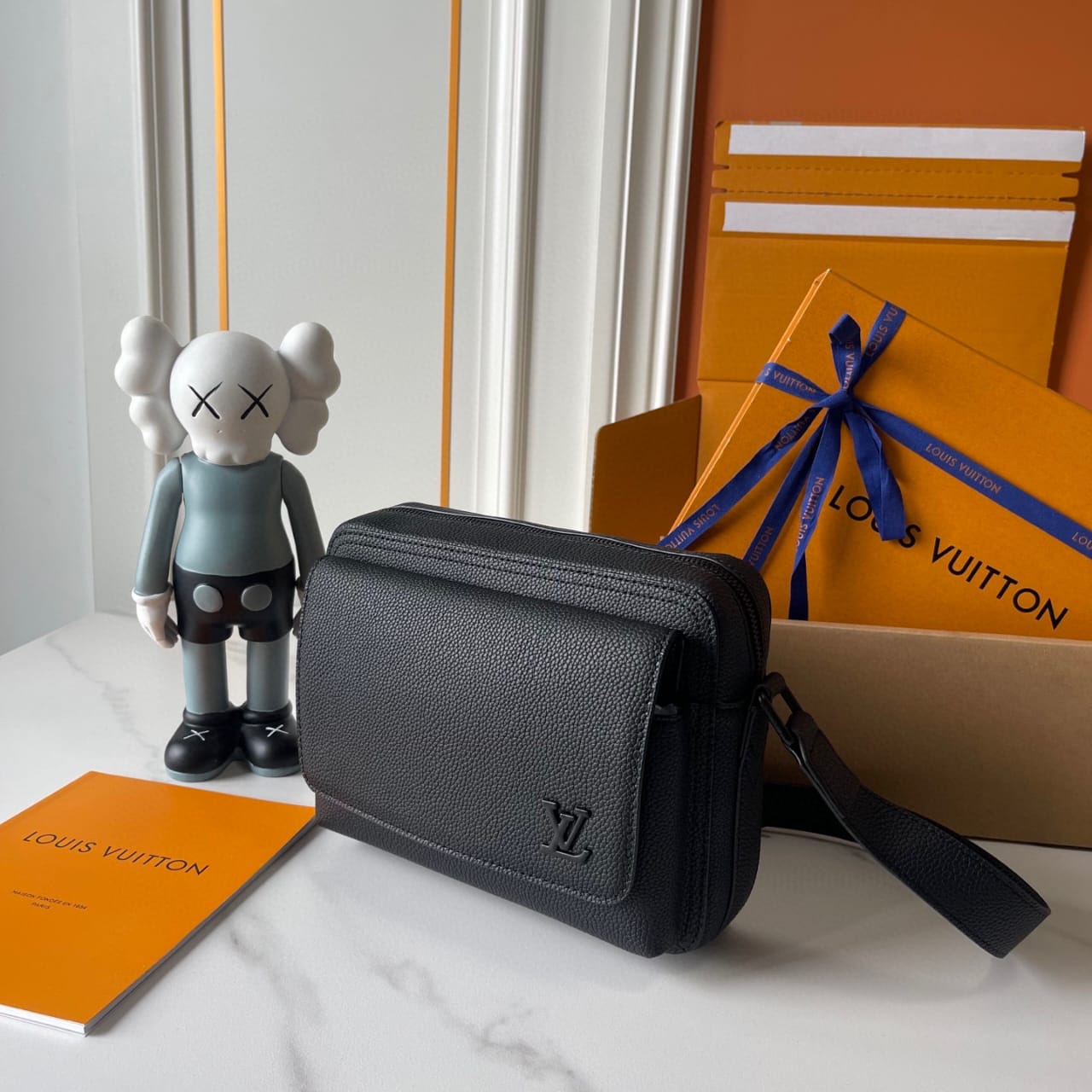 Louis Vuitton Boarding Messenger Bag