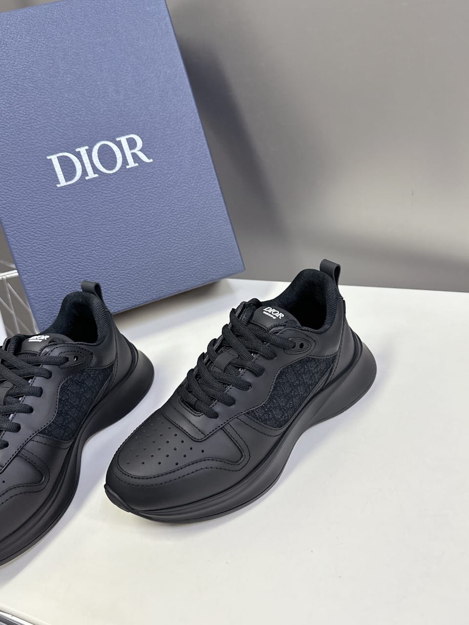 Christian Dior B25