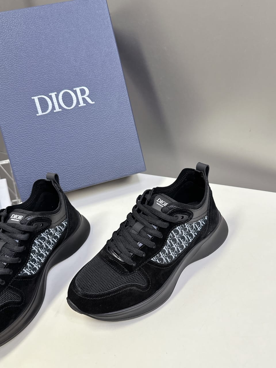 Christian Dior B25