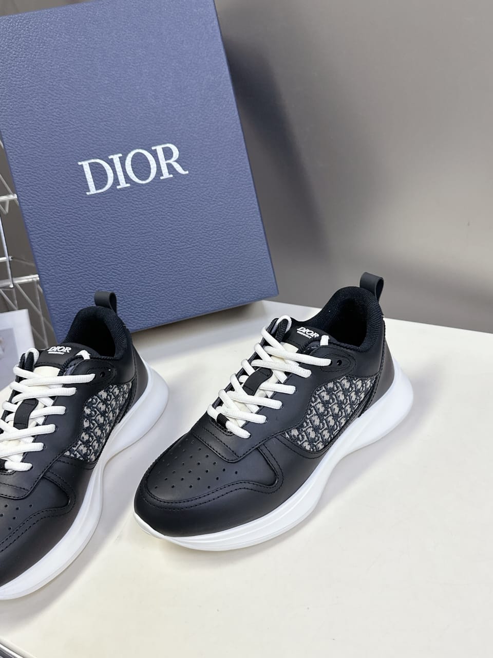 Christian Dior B25