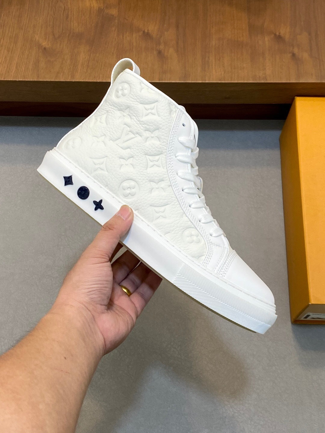 Louis Vuitton Sneakers