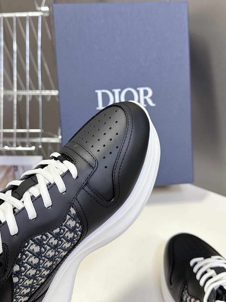 Christian Dior B25