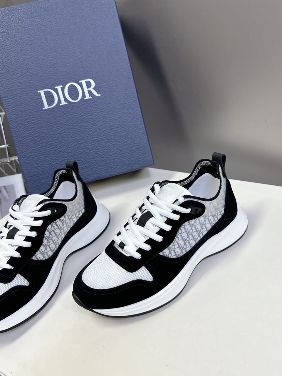 Christian Dior B25