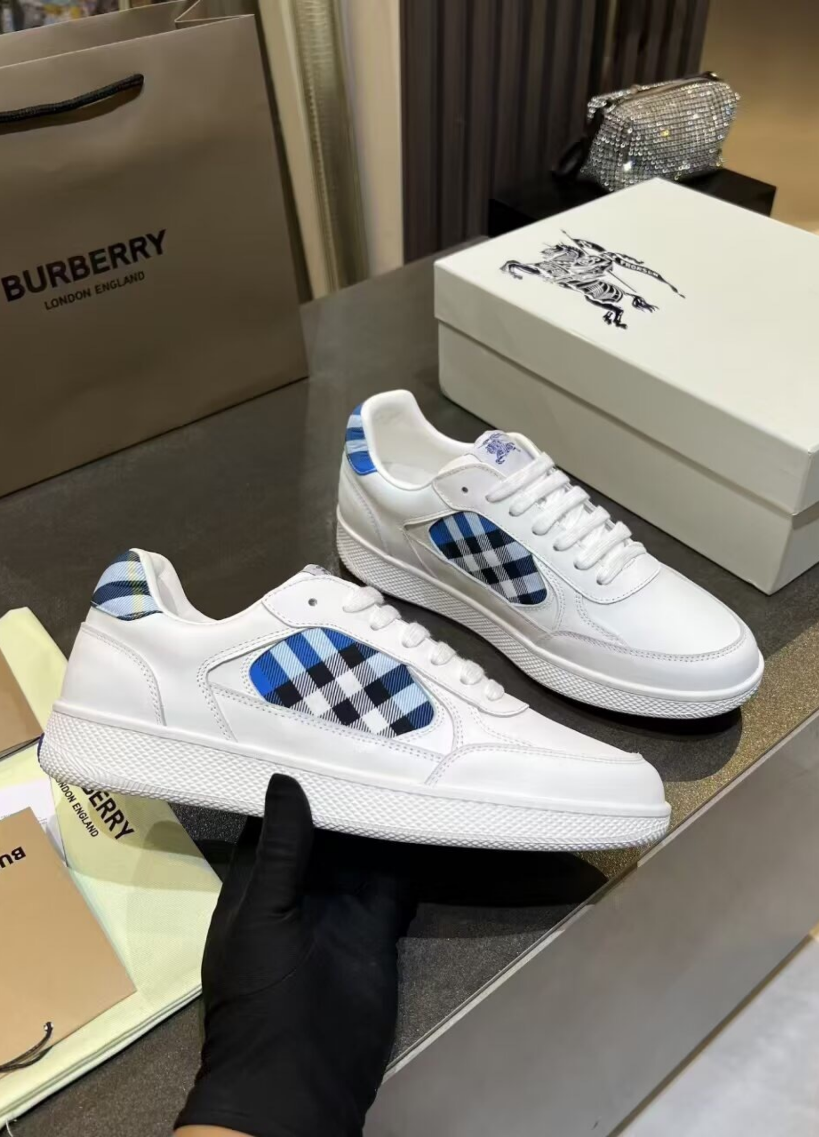 BURBERRY Sneakers White / Blue