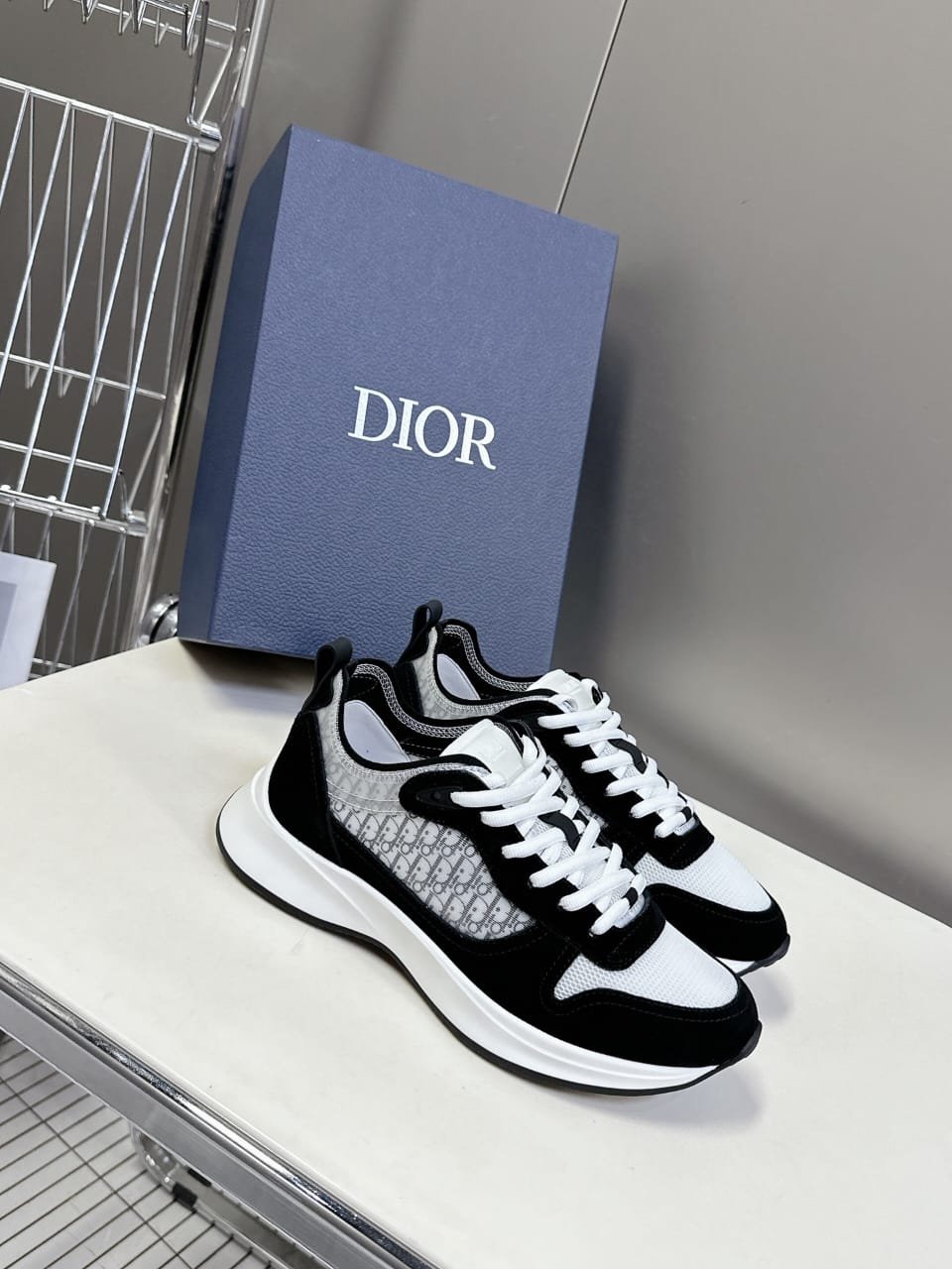 Christian Dior B25