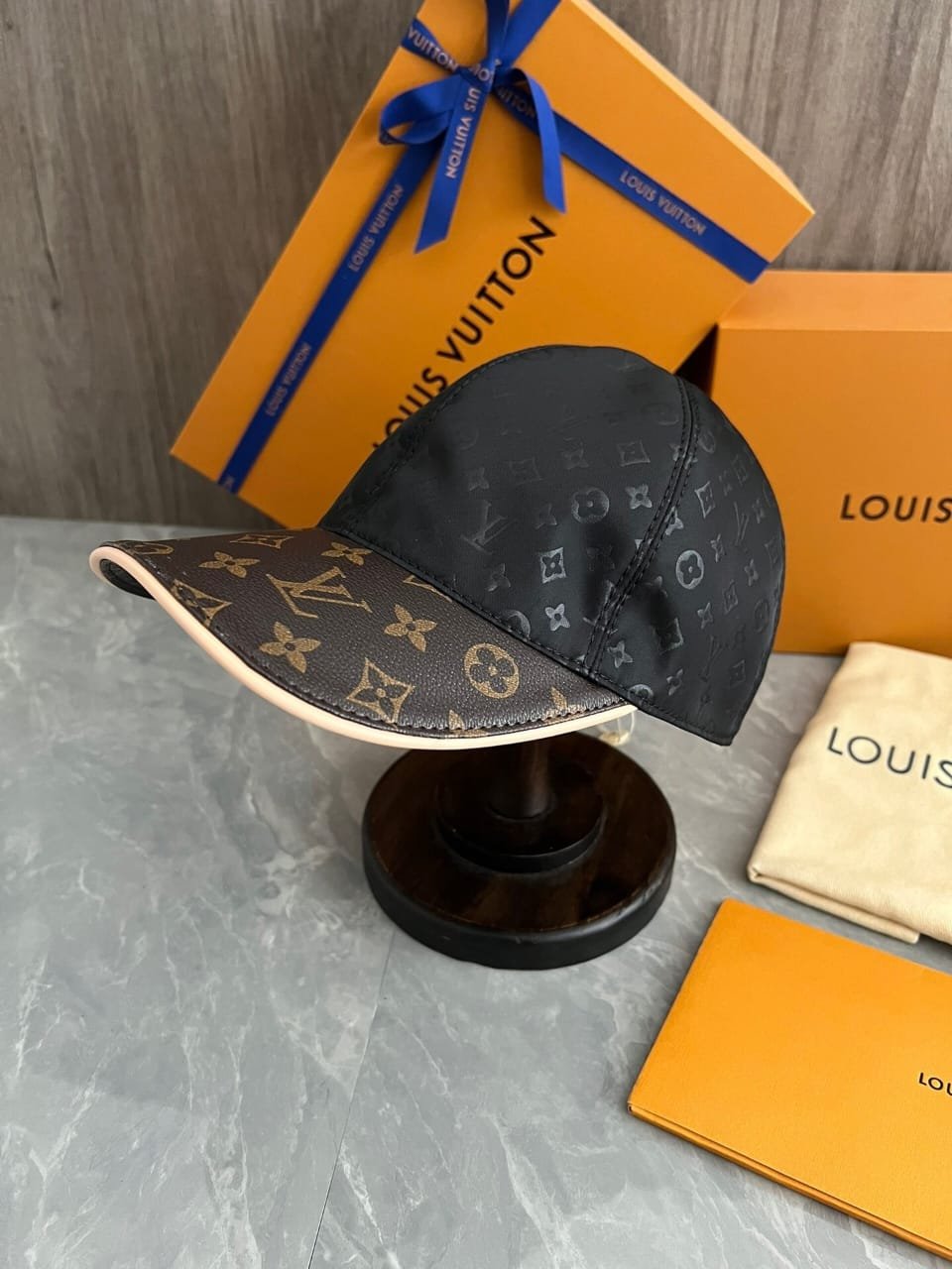 Louis Vuitton Pet